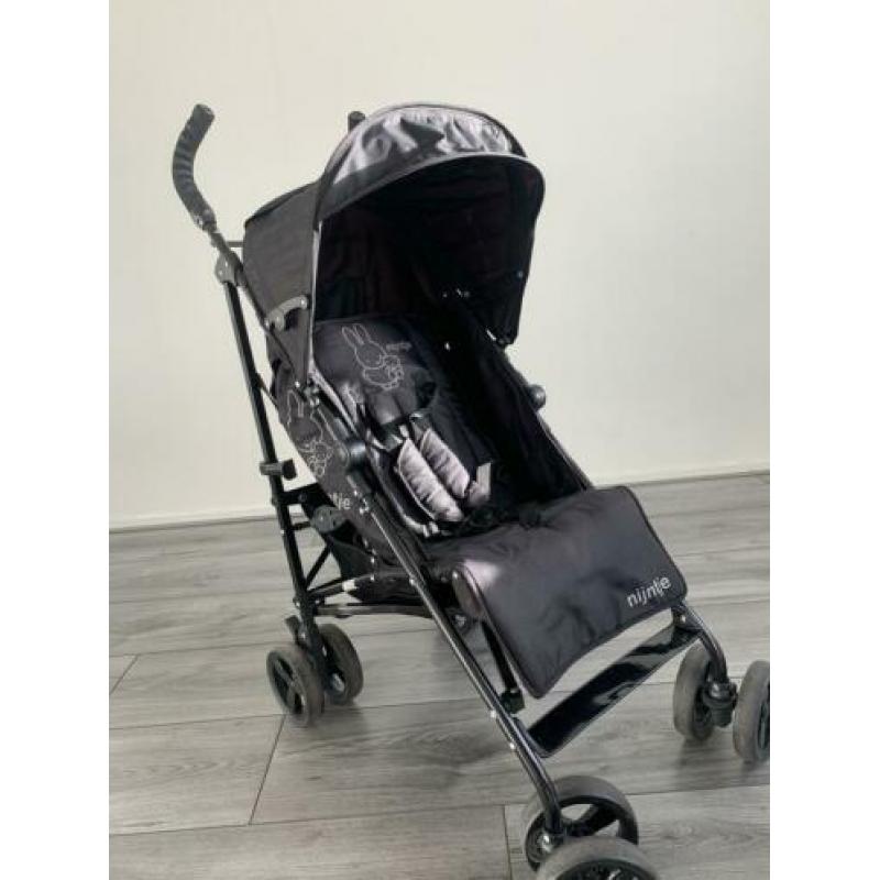 Buggy / kinderwagen zwart nijntje