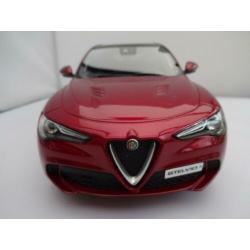 Alfa Romeo Stelvio Rosso nr OT285 van Ottomobile schaal 1/18