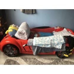 Compleet cars bed en kledingkast