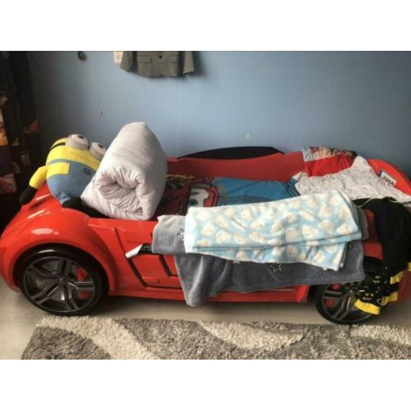 Compleet cars bed en kledingkast