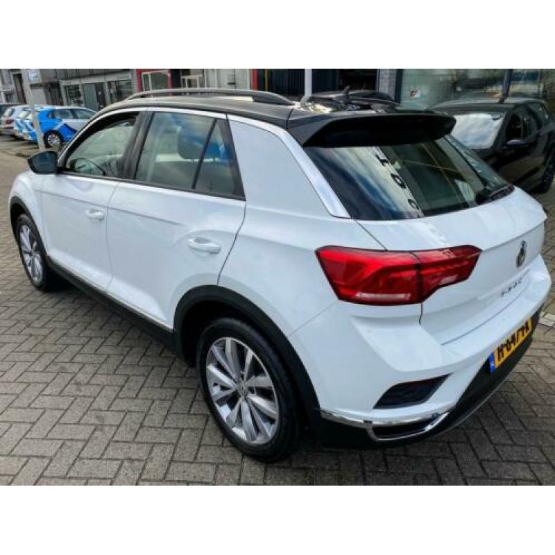 Volkswagen T-Roc 1.0 TSI Style Trekhaak/PDC/Lane (bj 2018)