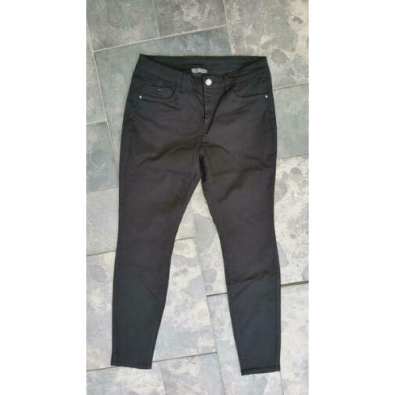 Yessica – zwarte broek maat 38