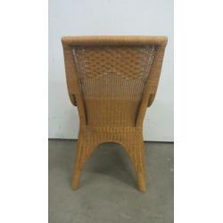 rietenstoelen met tafel