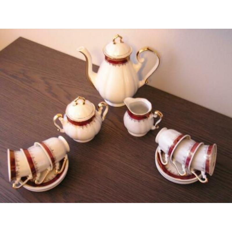Mocca servies van Zajecar Yugoslavia.