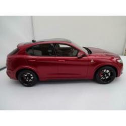 Alfa Romeo Stelvio Rosso nr OT285 van Ottomobile schaal 1/18