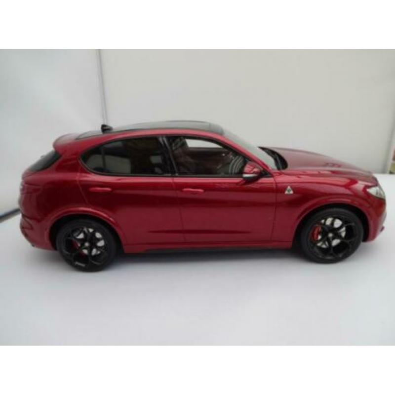 Alfa Romeo Stelvio Rosso nr OT285 van Ottomobile schaal 1/18