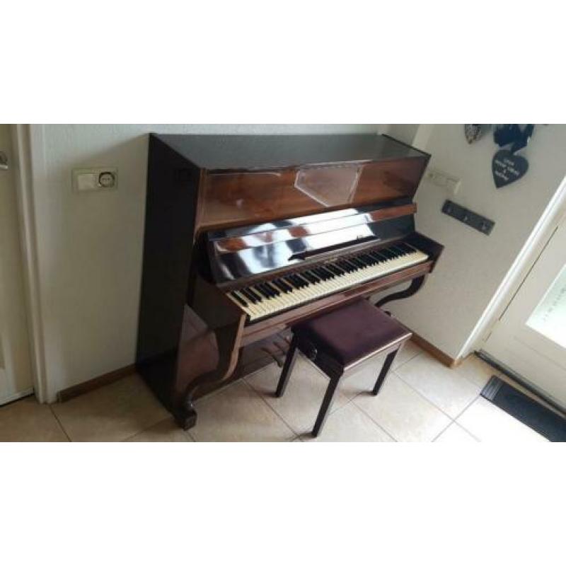 Zeer fraaie Ühlmann bruine (noten) hoogglans piano