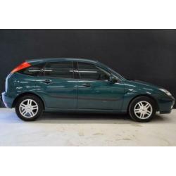 Ford Focus 1.6-16V Trend [AIRCO, ELEK. RAMEN, TREKHAAK, TOP