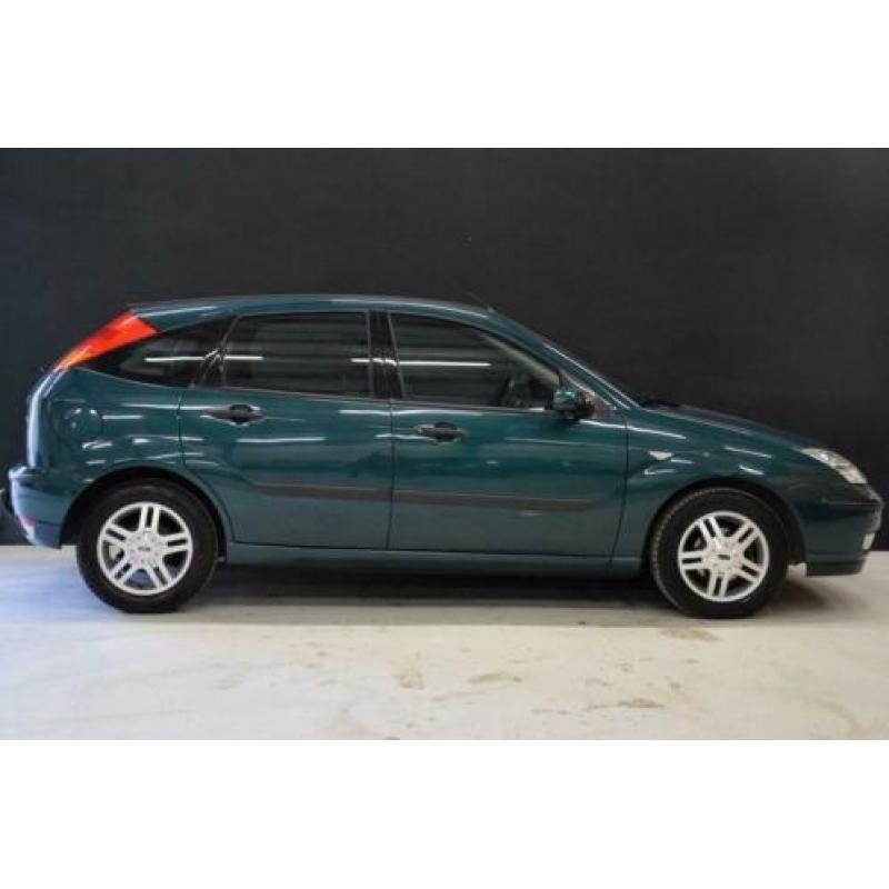 Ford Focus 1.6-16V Trend [AIRCO, ELEK. RAMEN, TREKHAAK, TOP