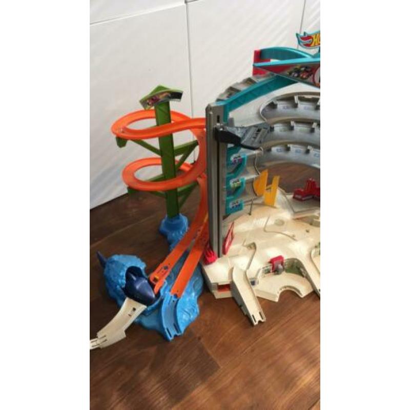 Complete Hotwheels baan met haai en geluid