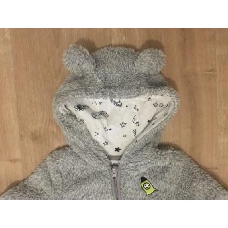 zacht grijs jasje maat 62