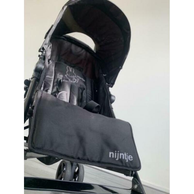 Buggy / kinderwagen zwart nijntje