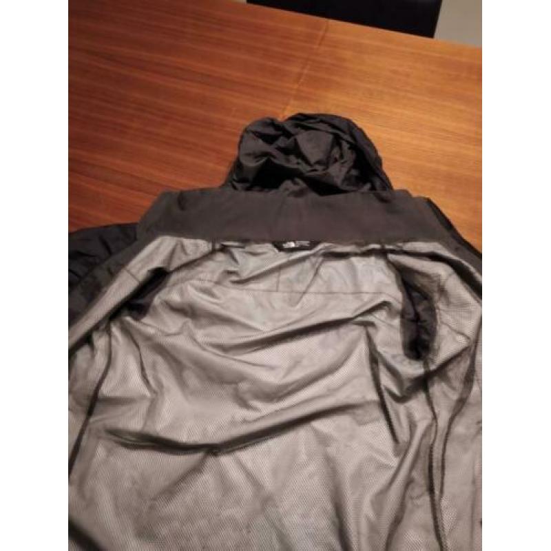 North Face regenjas kindermaat M