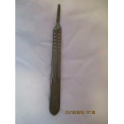 B-073, Medisch gereedschap: scalpelheft