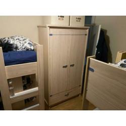 Slaapkamers (2x hoogslapers + 1 bed + 1 groot kledingkast