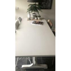 Hk living eettafel