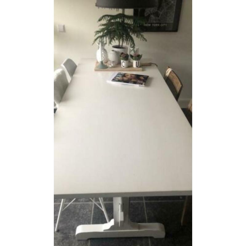 Hk living eettafel