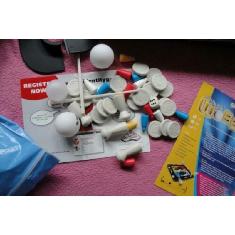 BORDSPEL WOBBLE ROLL THE HOLE ! VOOR 2 tot4spelers 3.95euro