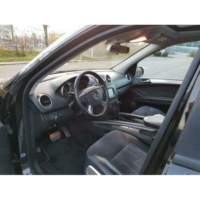 Mercedes M-Klasse 3.0 CDI Ml280 4MATIC AUT 2006 Zwart