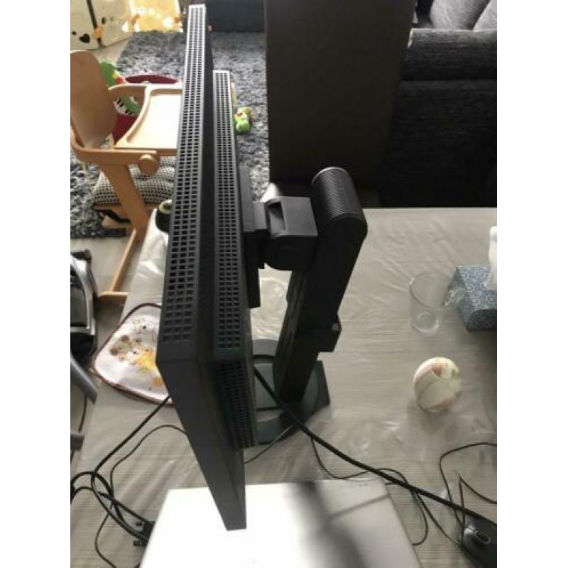 Eizo Flexscan 23 inch monitor (kantelbaar)