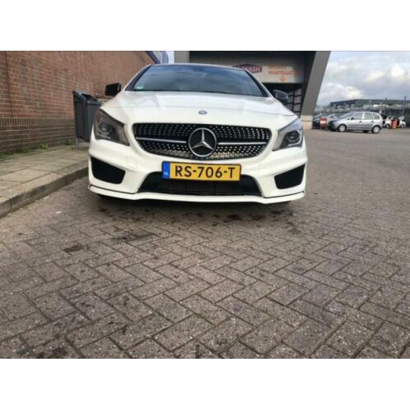 Mercedes CLA-Klasse 200 1.6 115KW 7G-DCT (aut) 2014 Wit