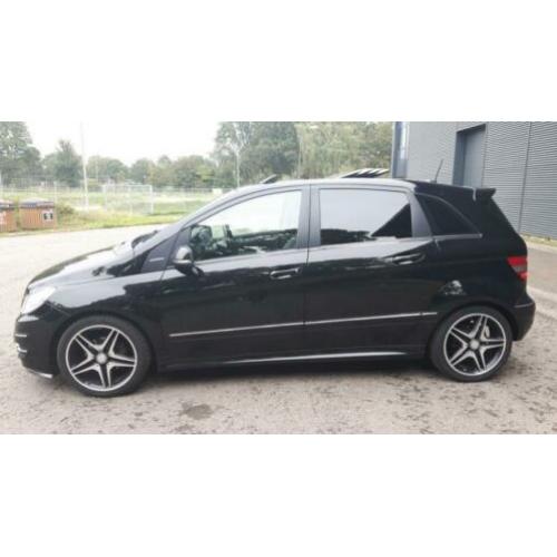 Mercedes B170 Blue-efficiency PNRDAK/COMMANDNAVI/XENON/LEER