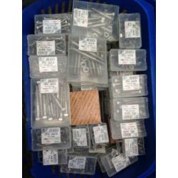 Compleet assortiment RvS bevestiging materiaal partij 350stk