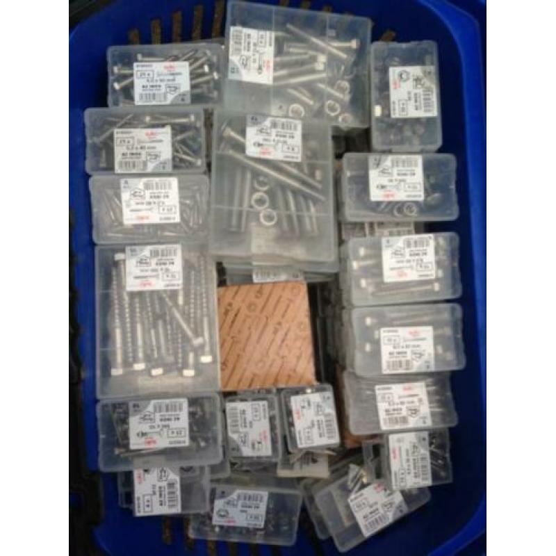 Compleet assortiment RvS bevestiging materiaal partij 350stk