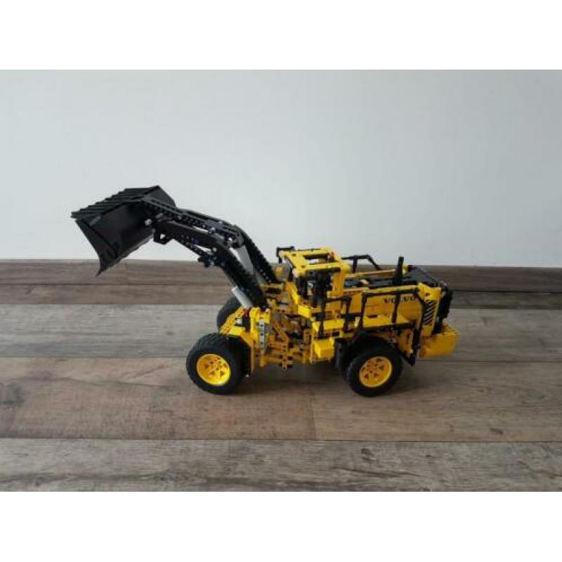 Lego technic 42030 loader