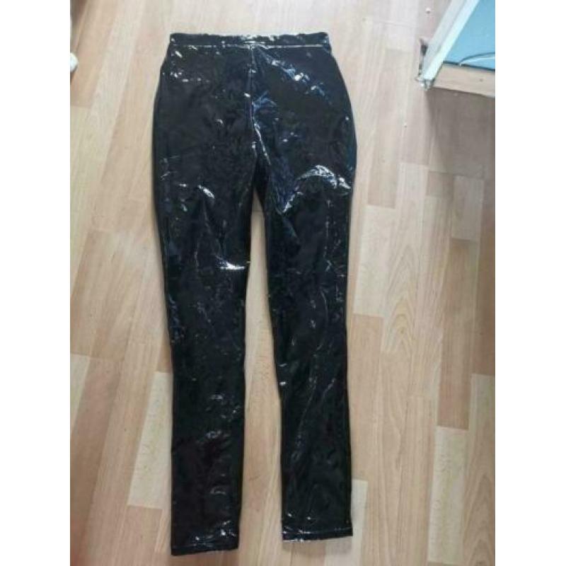 PVC (latexlook) High Waist zwarte broek mt M NIEUW