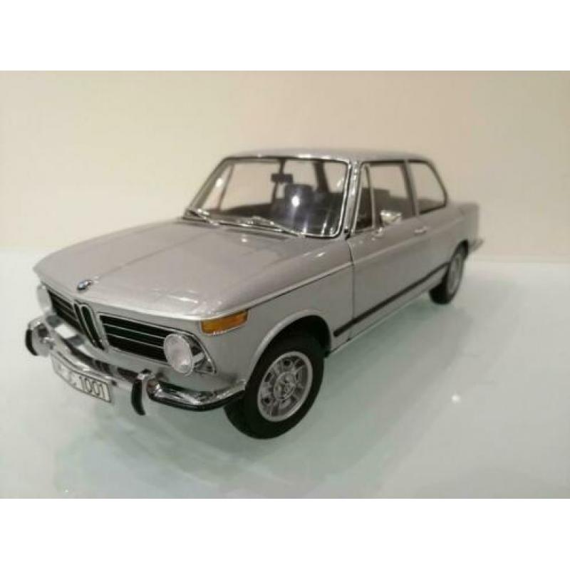 Kyosho 1:18 BMW 2002 tii zilver OVP dealer edition ZGAN