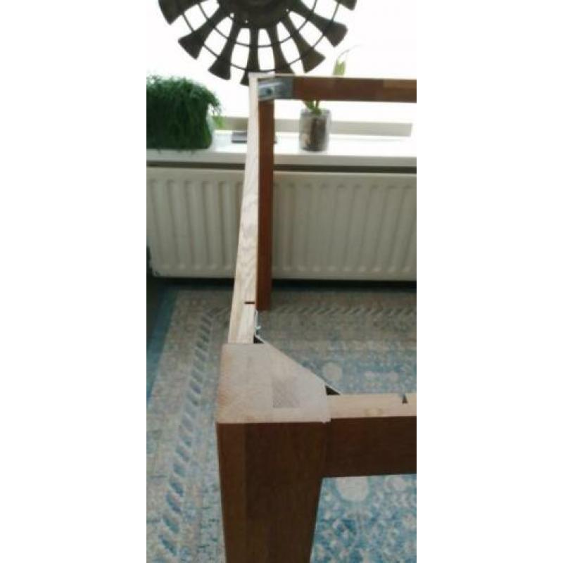 eikenhout massief (onderstel tafel)