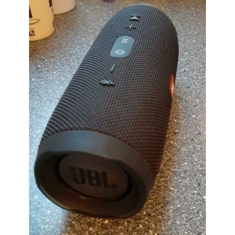 Bluetooth speaker JBL Charge 3 GERESERVEERD