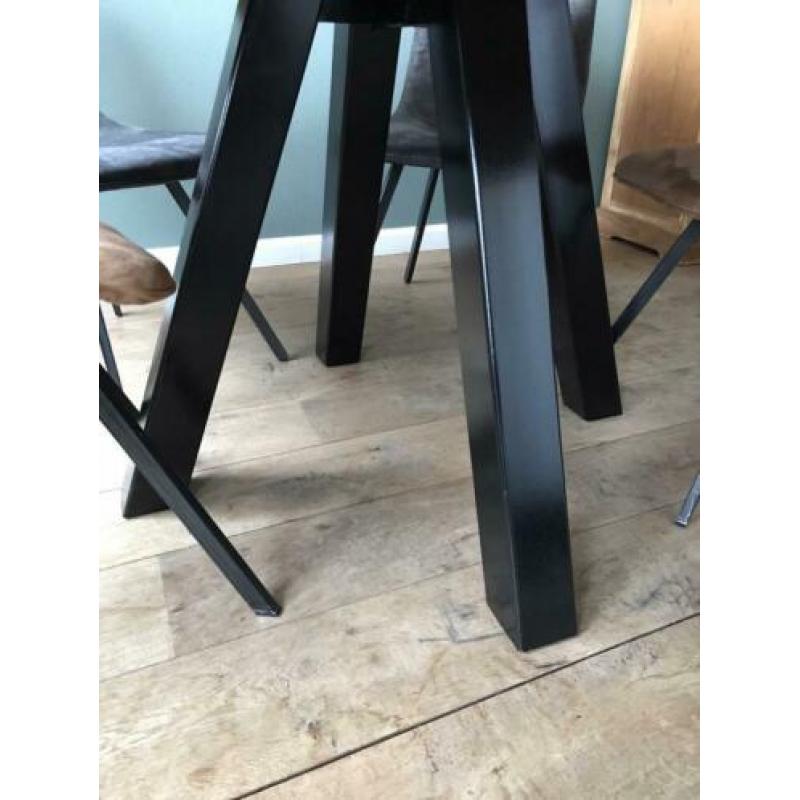 Eiken tafel