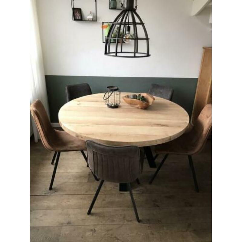Eiken tafel