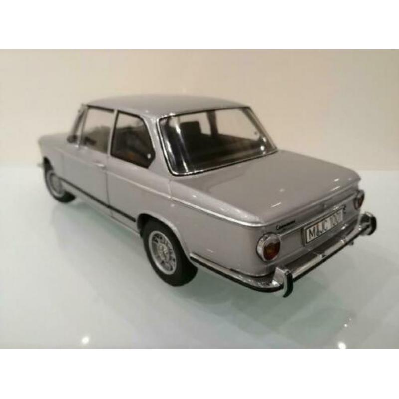 Kyosho 1:18 BMW 2002 tii zilver OVP dealer edition ZGAN