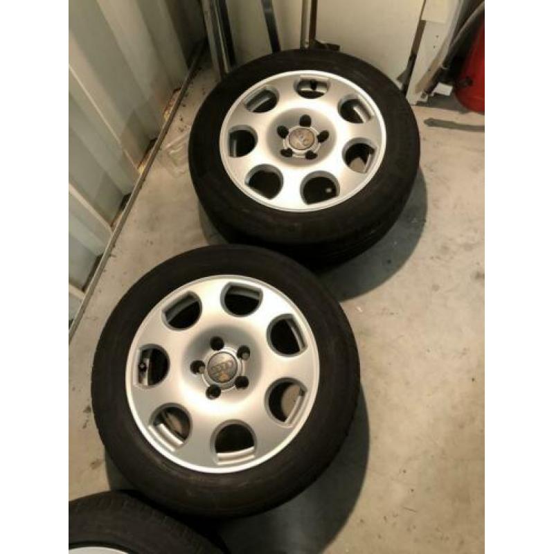 Licht metalen velgen met band Audi