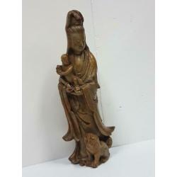 Staande spekstenen Guanyin met kind