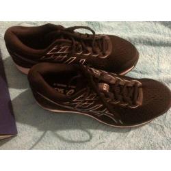 ASICS GEL-CUMULUS 21 WOMEN 40,5 black/white