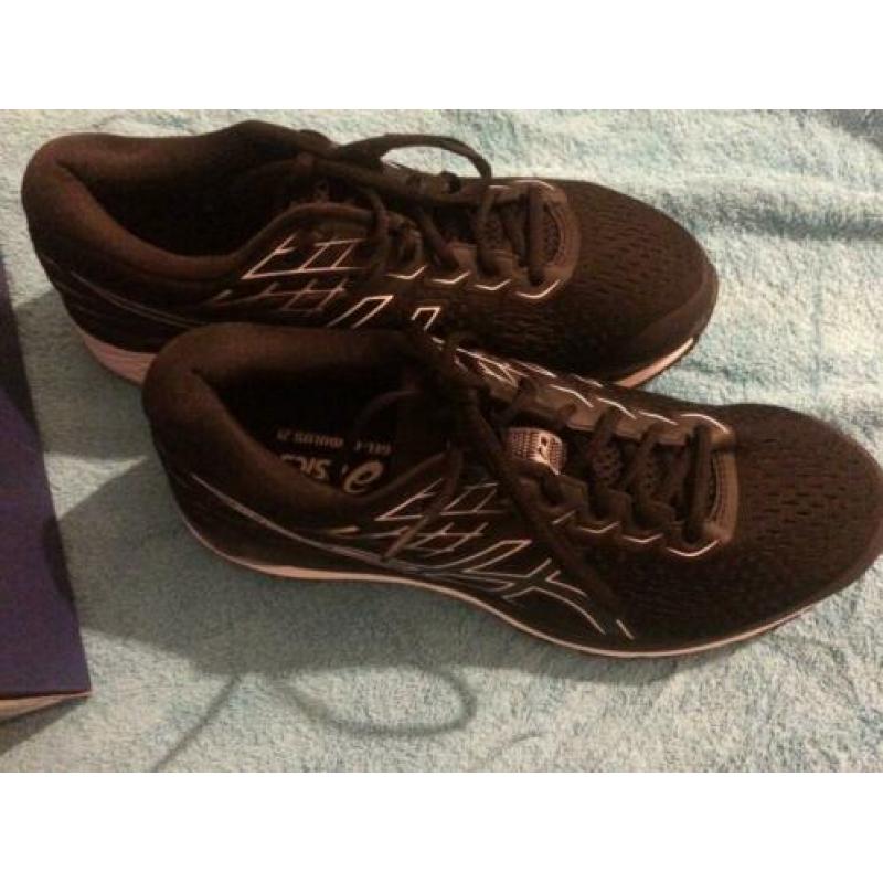 ASICS GEL-CUMULUS 21 WOMEN 40,5 black/white