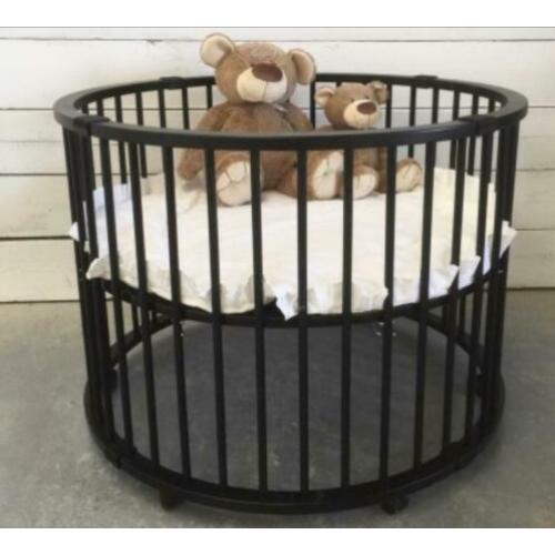 Ronde houten donker bruine babybox