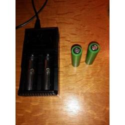 Nitecore D2 Professional Lader & 2x sony 18650 VTC6 batterij