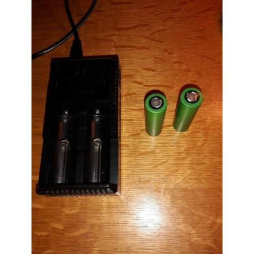 Nitecore D2 Professional Lader & 2x sony 18650 VTC6 batterij