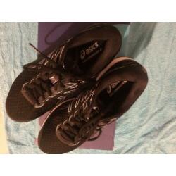 ASICS GEL-CUMULUS 21 WOMEN 40,5 black/white