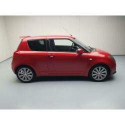 Suzuki Swift 1.6 Sport 125 PK, Airco, Navigatie, Lm velgen 1