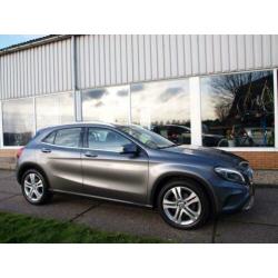 Mercedes-Benz GLA-Klasse SCHUIF/PANORAMADAK/XENON (bj 2016)