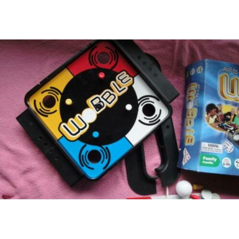 BORDSPEL WOBBLE ROLL THE HOLE ! VOOR 2 tot4spelers 3.95euro