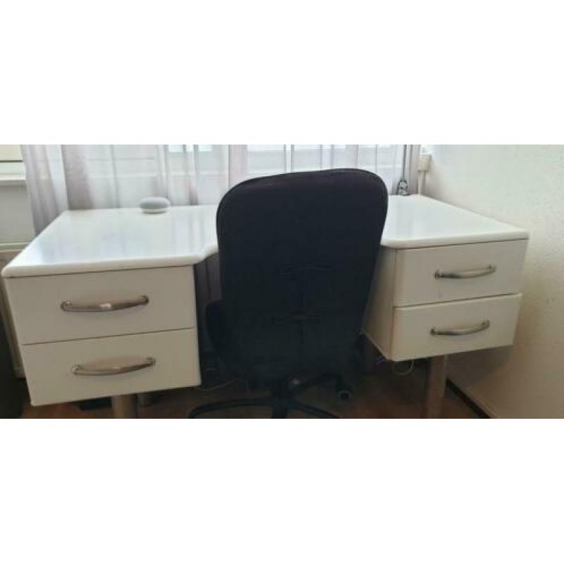 Bureau incl lampje