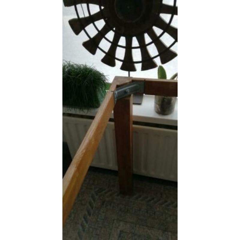 eikenhout massief (onderstel tafel)