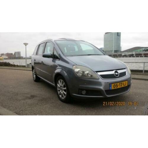 Opel Zafira 2.2 2007 Grijs